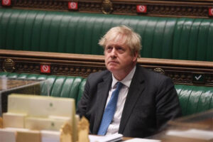 amid-omicron-variant-surge-boris-johnson-resists-another-lockdown