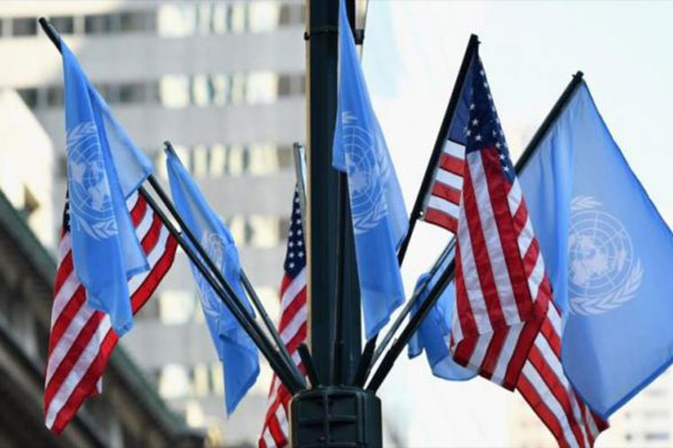 banderas ONU y EEUU