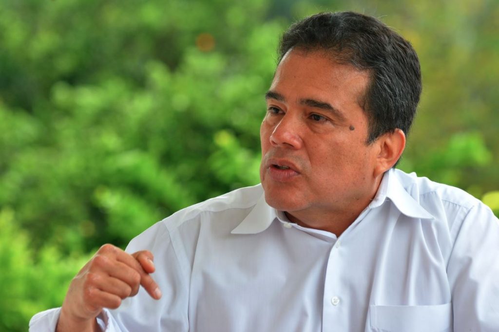 Colombia, abogado, ELmer Montaña, Andrés Escobara