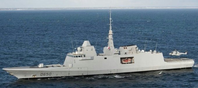 Russian Navy monitors French frigate in Black Sea