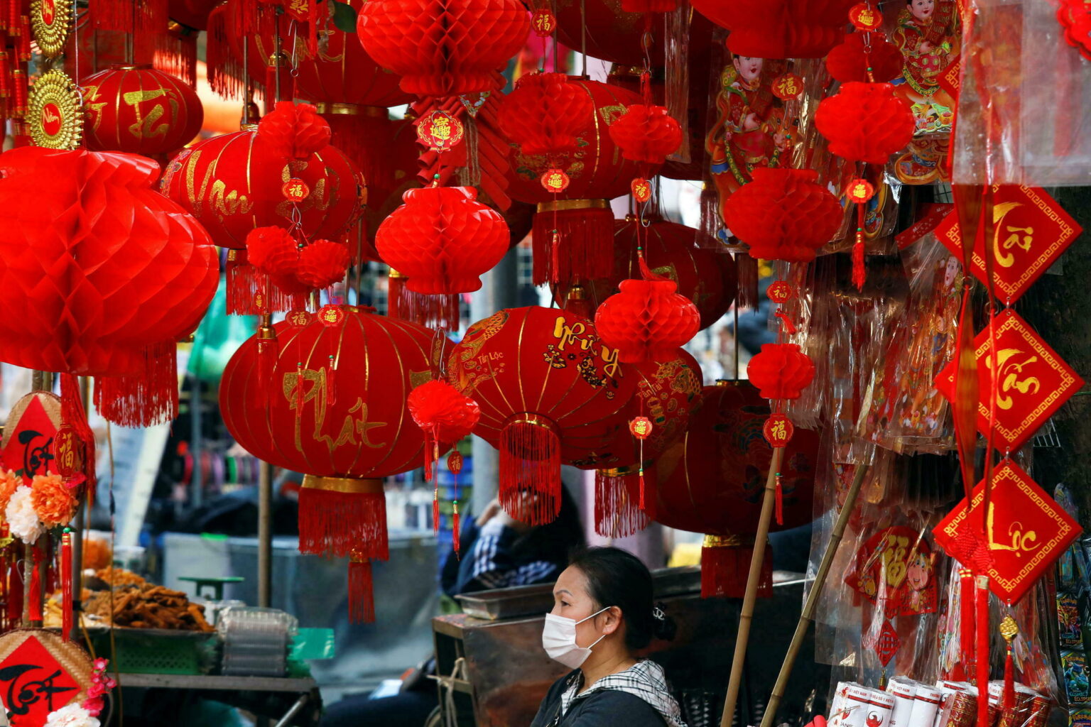 Vietnam to limit Lunar New Year holidays due to Covid-19