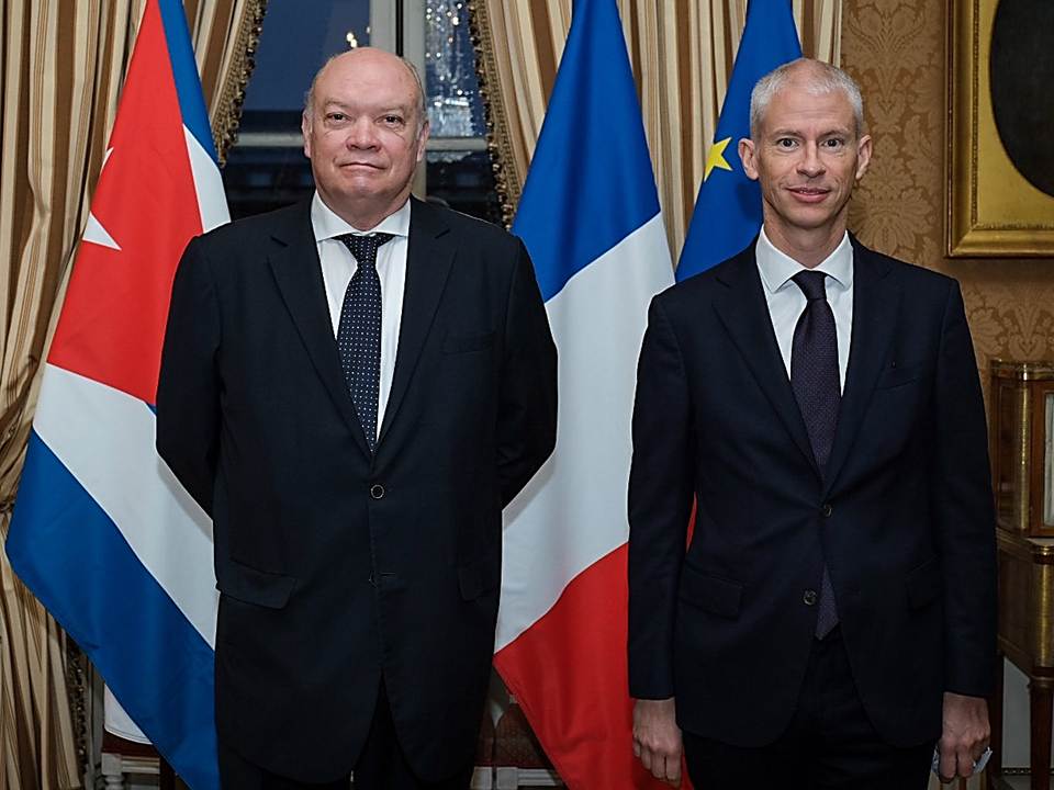 Cuba and France sign new agreements to strengthen ties