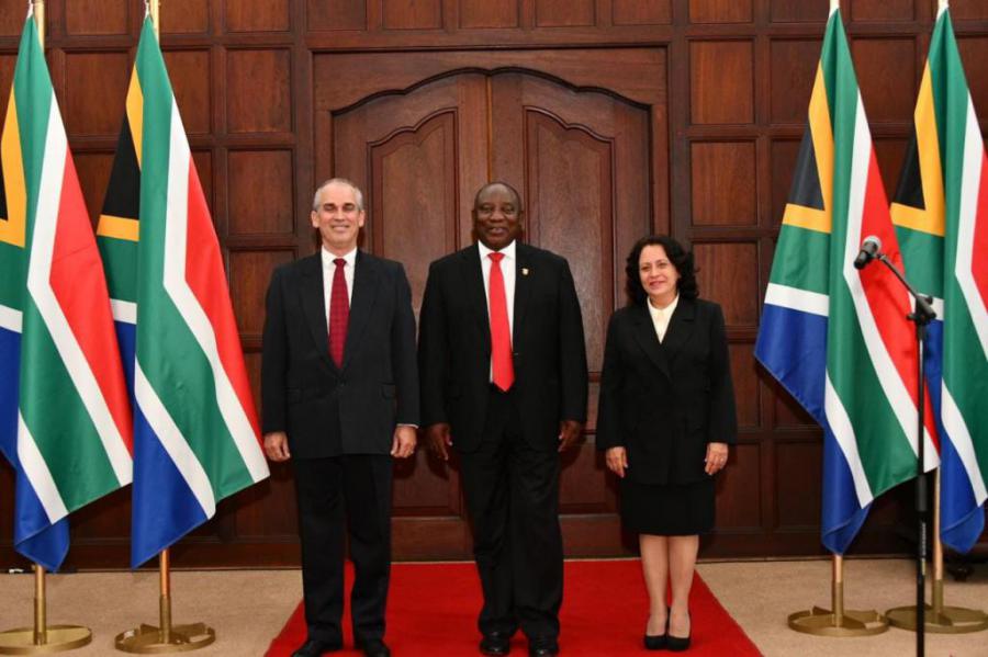 president-of-south-africa-receives-new-cuban-ambassador