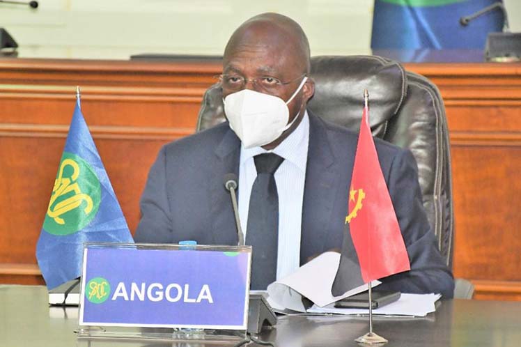 angolan-fm-addresses-security-issues-with-un-representative
