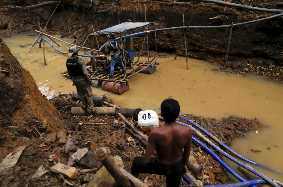 illegal-gold-mines-flood-amazon-forests-with-toxic-mercury