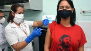 vacunacion-en-Cuba-300x169