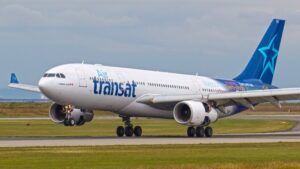 canadas-air-transat-resumes-flights-to-cuba