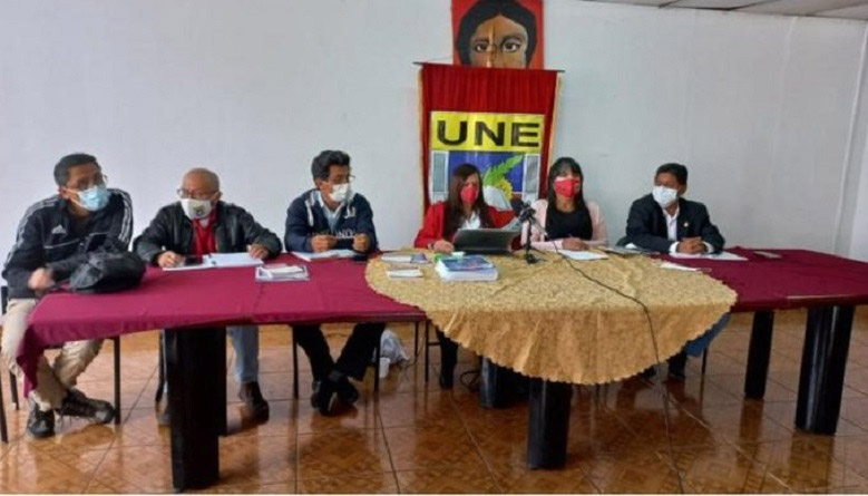 Ecuador, maestros, marcha, ley