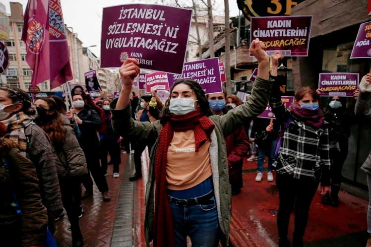 turkish-authorities-ban-feminist-demonstrations-in-istanbul