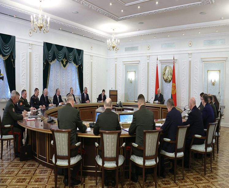 Alexander-Lukashenko-y-consejo-seguridad4