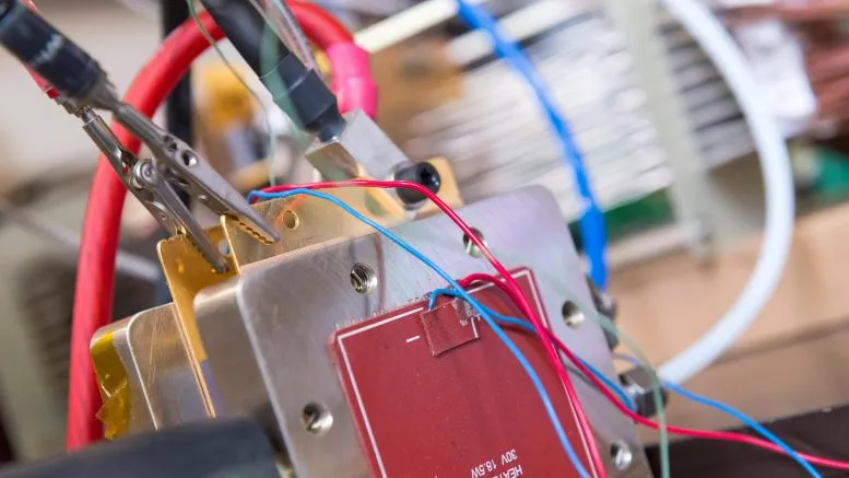 hydrogen-fuel-cell-created-with-iron-instead-of-platinum