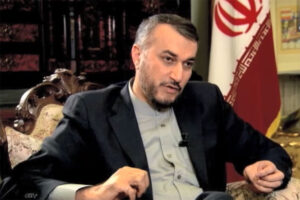 Hosein-Amir-Abdolahian-1-300x200