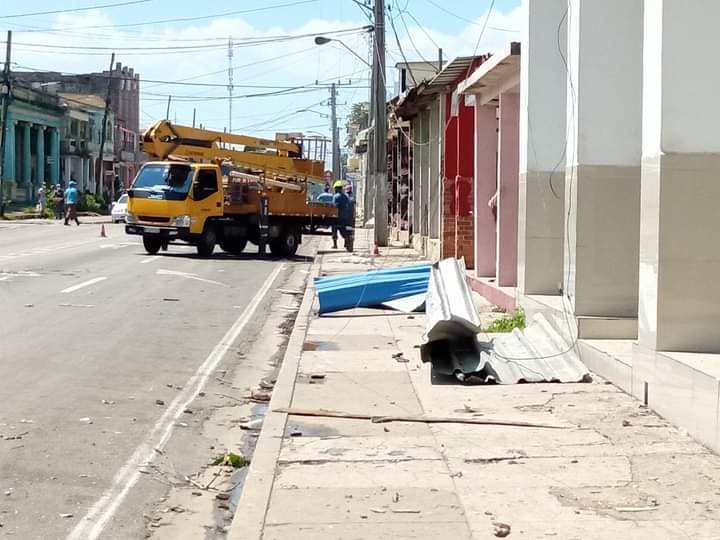 Authorities assess tornado damage in Cuba