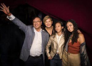 Colombia, Petro, documental