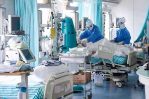 france-once-again-exceeds-100000-covid-19-cases