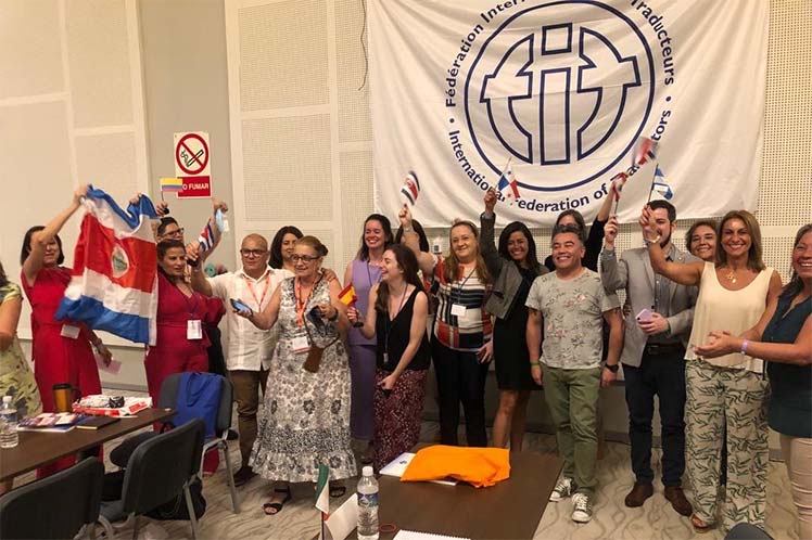 Cuba, congreso, traductores