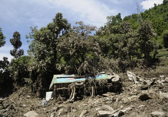 25 Indian pilgrims die when bus falls down a narrow gorge - Vimarsana News