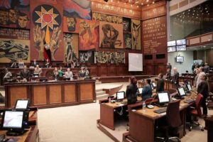 Ecuador, vicepresidenta, parlamento, pedido, destitución