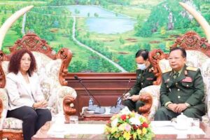 Laos-embajadora-cubana-Enna-Esther-Viant-Valdés