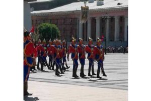 Mongolia-homenaje-a-Damdin-Sükhbaatar-1