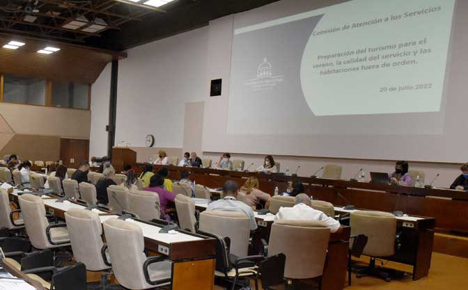 Cuba, economía, parlamento, debates