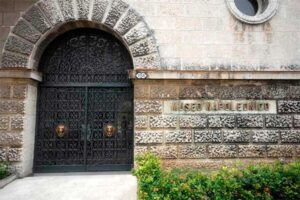 Cuba-exposición-mujeres-veladoras