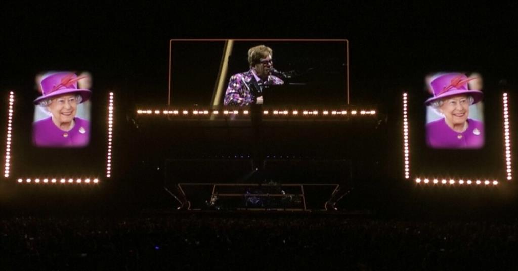 Elton-John tributo Reina Isabel