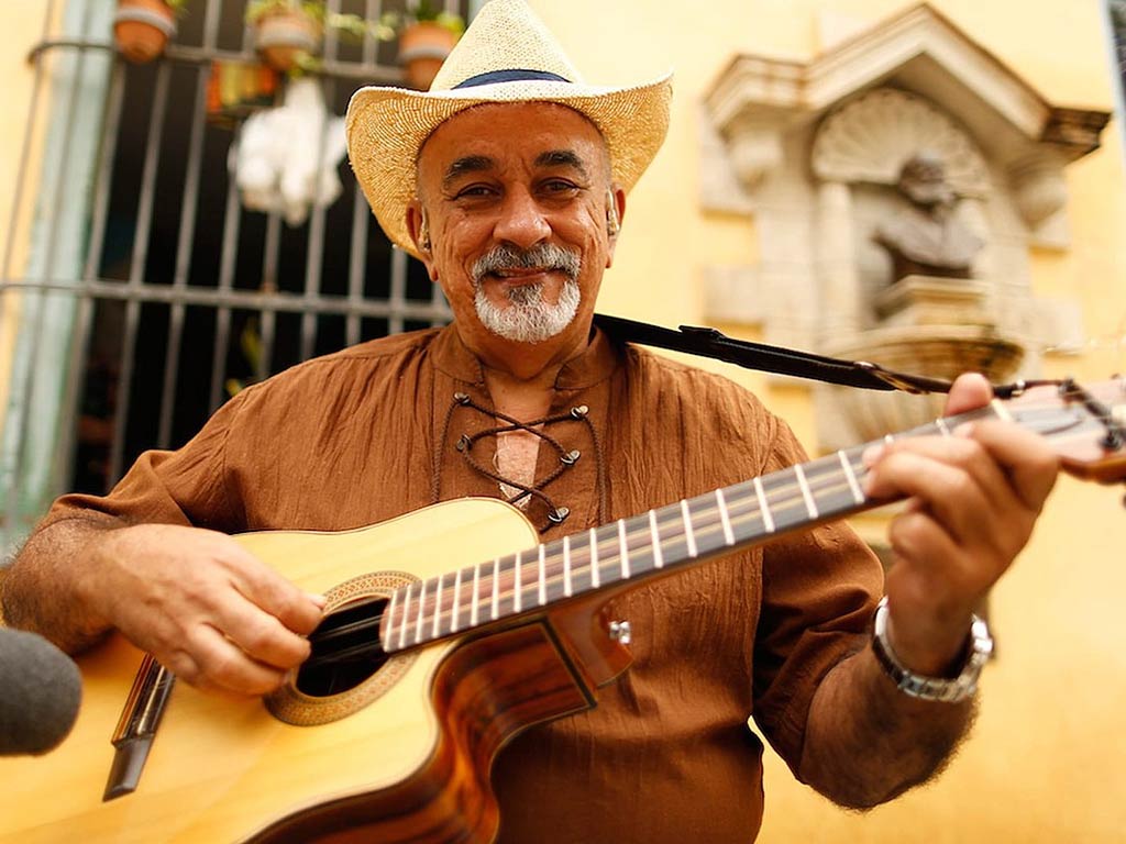Cuba´s cultural prominent figures defend new Family Code - Vimarsana News