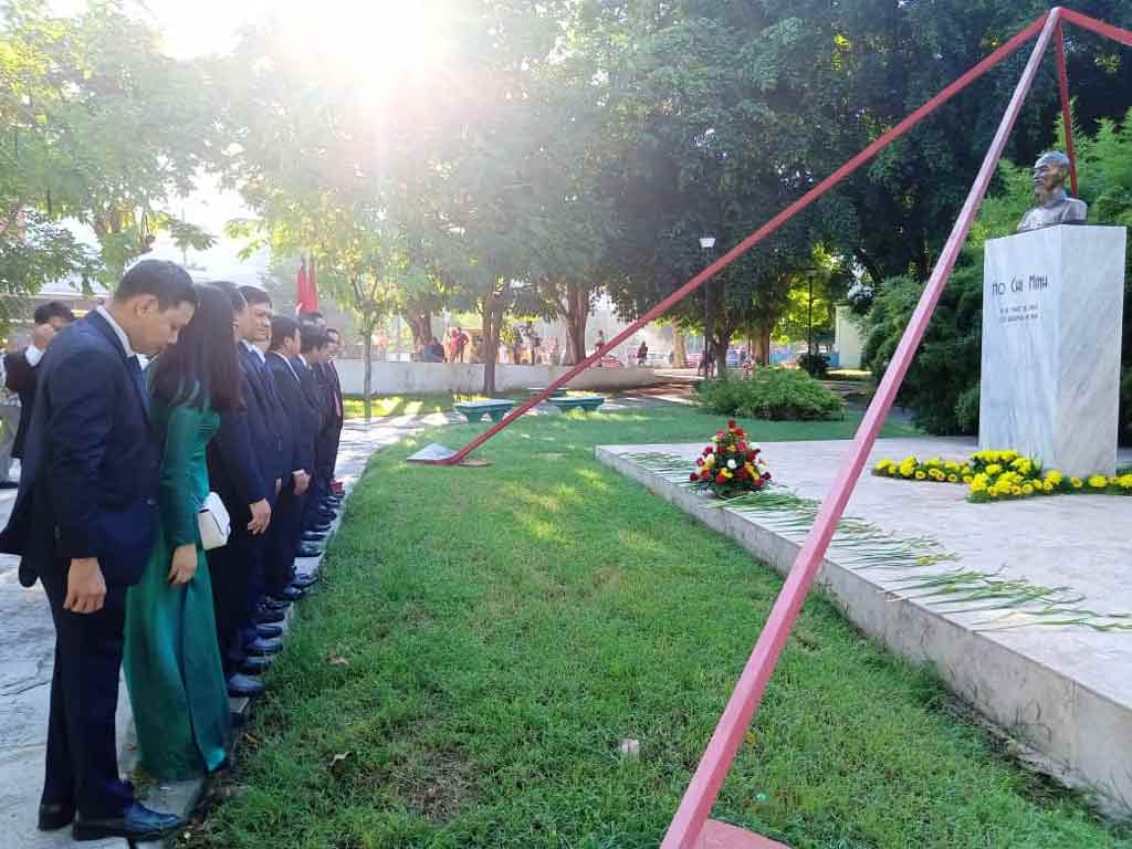 Vietnamese Communist Party's delegation visits Cuba - Vimarsana News