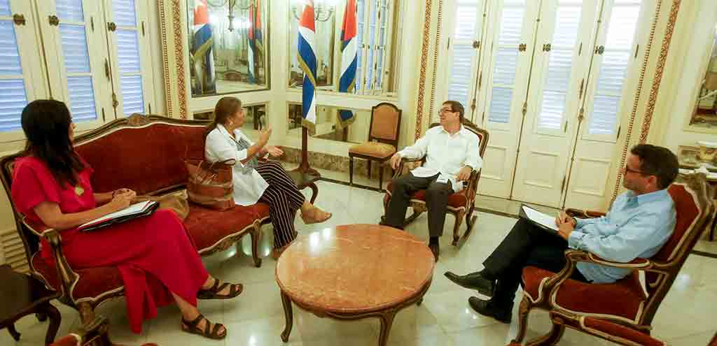 Der kubanische Außenministerund Bruno Rodríguez Parrilla und EU-Botschafterin Isabel Brilhante Pedrosa. | Bildquelle: Prensa Latina © | Bilder sind in der Regel urheberrechtlich geschützt