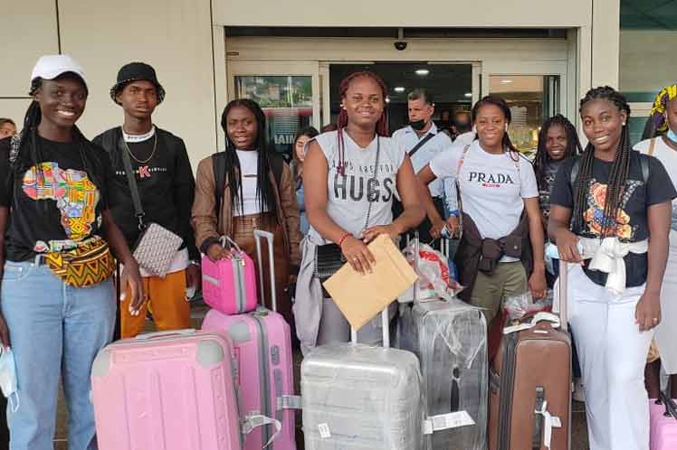 Venezuela received young Africans for higher education studies - Vimarsana News