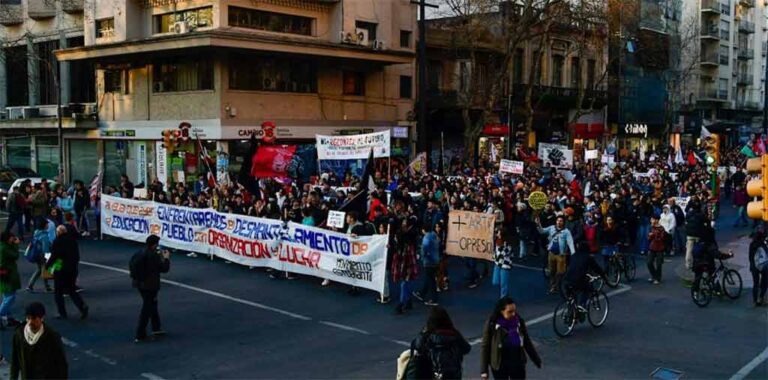 Uruguay-protestas-profesores