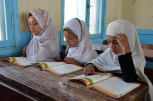 Afganistan-escuela-mujeres-300x199