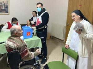 VACUNAS-ANCIANOS-Libano