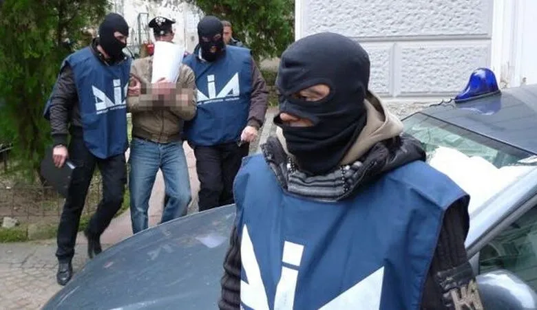 Italia´ anti-mafia police arrests 76 people in 16 provinces - Vimarsana News