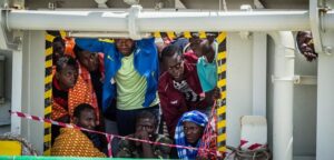 migrantes-sicilia-300x144