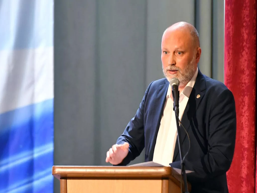 russian-armed-forces-build-staggered-defense-in-zaporozhye