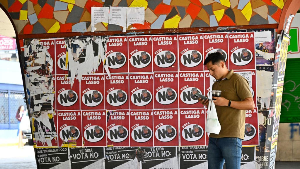 Ecuador between Yes and No in Lasso's referendum - Prensa Latina