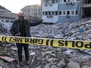 turkiye-halts-rescue-operations-death-toll-rises
