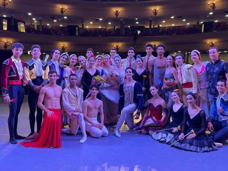 Photo of Presidente de Costa Rica asiste a actuación del Ballet Nacional de Cuba