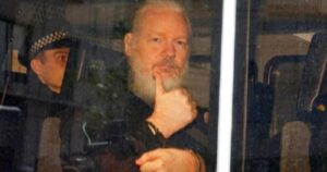 Julian-Assange-500x263