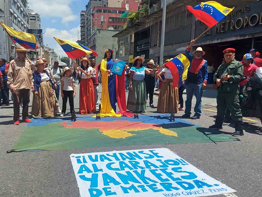 Venezolanos apoyan a Nicolás Maduro y la defensa del Esequibo (+Foto)
