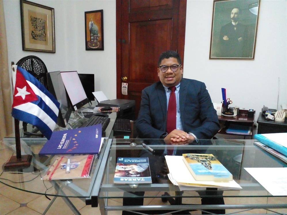 embajador-victor-cairo