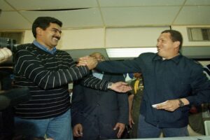 Maduro-y-Chavez-768x512