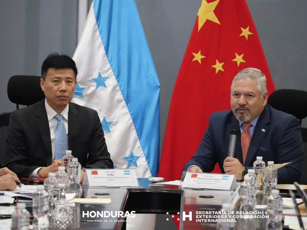 Erdogan recibe cartas credenciales del embajador de Venezuela