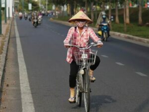 Vietnam-Calle-Ciclista-1