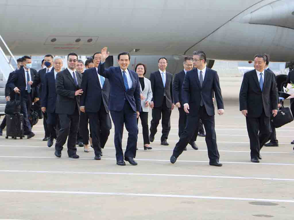 taiwanese-youths-begin-visit-to-mainland-china