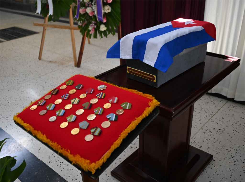 raul-castro-and-diaz-canel-attend-funeral-services-of-high-official