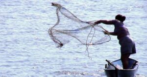 mujerespescando-24bf9f23265810e68011a58b792b974a-1