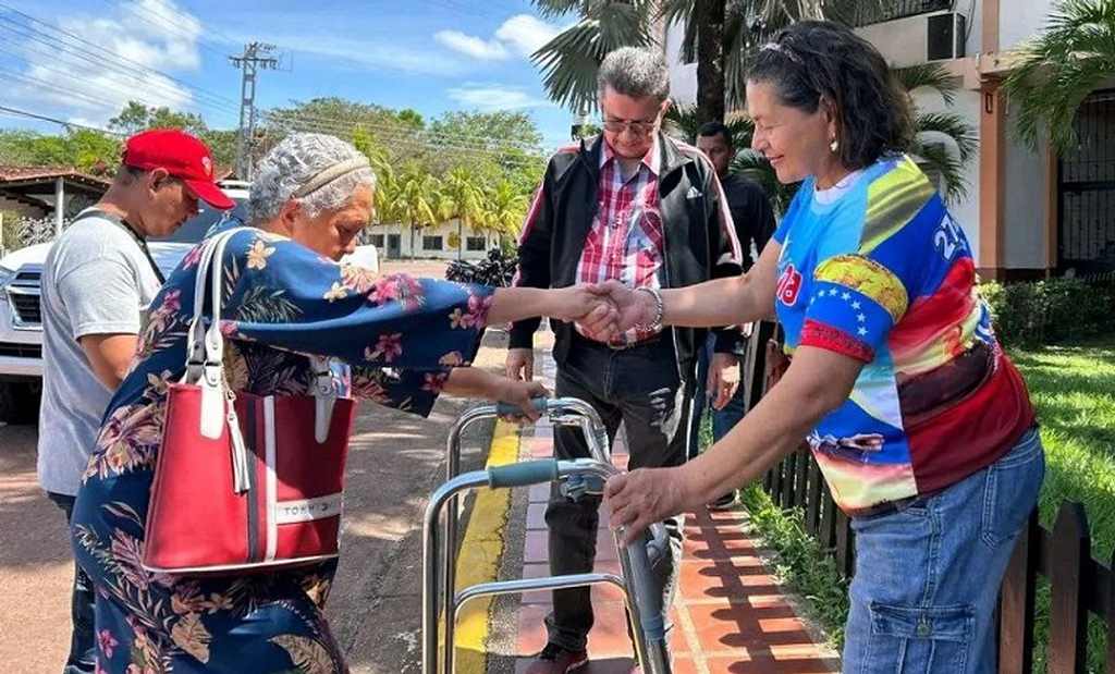 nicolas-maduro-highlights-record-turnout-in-popular-consultation